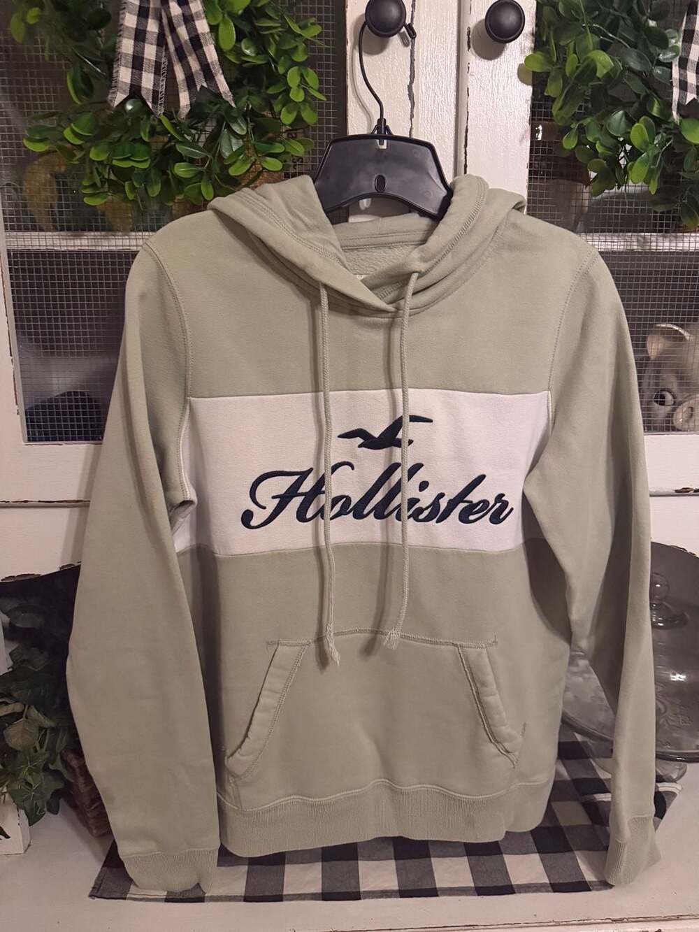 Hollister California Hoodie Size S Sage Green White Logo Pullover